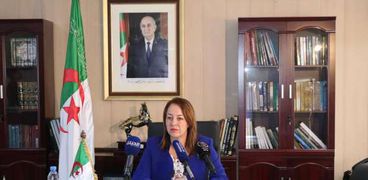 وزيرة البيئة الجزائرية