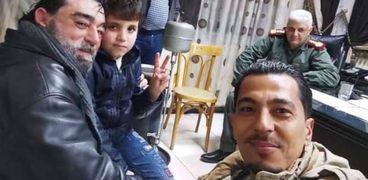 الطفل السورى فواز القطيفان بعد عودته