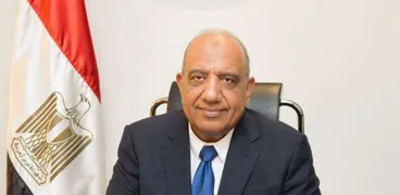 د محمود عصمت وزير الكهرباء الجديد