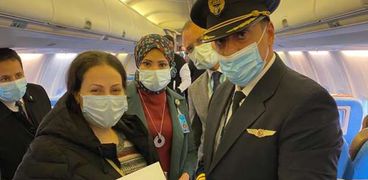 «مصر للطيران» تحتفل برأس السنة بمنح عملائها تذاكر سفر مجانية (صور)