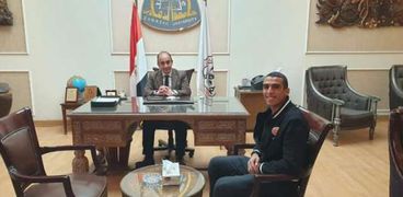 رئيس جامعة الزقايق يستقبل أول معيد من أبناء دار رعاية المدينة المنورة