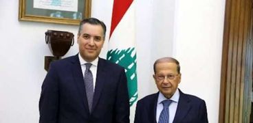 الرئيس اللبناني ميشال عون مع مصطفى أديب