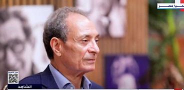 الدكتور حسين حمودة أستاذ النقد الأدبي بجامعة القاهرة