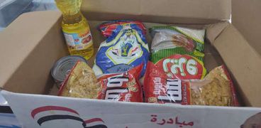 مواد غذائية بكراتين رمضان كلنا واحد في دمياط