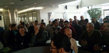 احتجاجات موظي المصرية للاتصالات الاثنين 7 مارس ضد خفض شهور الارباح