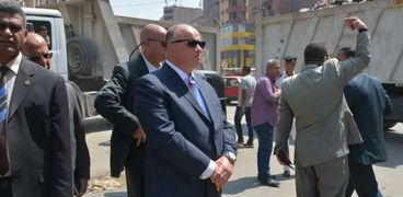 محافظ القاهرة يقرر إيقاف مدير نظافة المنطقة الشرقية ورئيس فرع المطرية بسبب النظافة