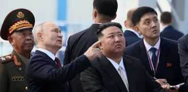 زعيم كوريا الشمالية مع بوتين في زيارة سابقة إلى روسيا