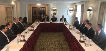 لقاء سامح شكري وزير الخارجية مع  أعضاء البعثة المصرية في واشنطن