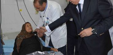 محافظ المنيا يتفقد المستشفيات