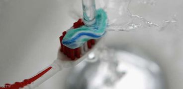 العلماء يطورون معجون "سحري" يعيد بناء الأسنان