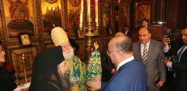 محافظ القاهرة يهنئ قيادات الكنائس بأعياد الميلاد