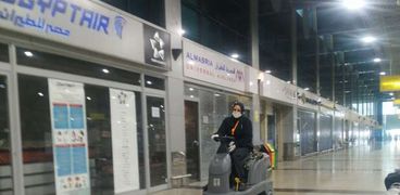 «عمليات تطهير وتعقيم واسعة بالمطارات المصرية وطائرات مصر للطيران» تعرف عليها