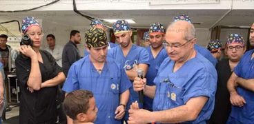 فريق طلابي متعدد الجنسيات فى جامعة أسيوط لدراسة جراحة الضفيرة العصبية