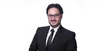 علي الكشوطي الكاتب الصحفي