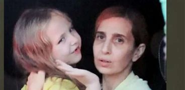 المحتجزة الإسرائيلية دانيال وابنتها إميليا