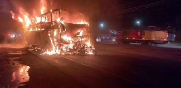 اندلاع النيران جراء حادث التصادم وسط بيرو