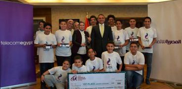 الفريق المصري الفائز بالمركز الأول عالميا في مسابقة الروبوت
