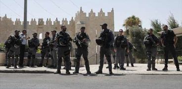 قوات الاحتلال تغلق المسجد الأقصى
