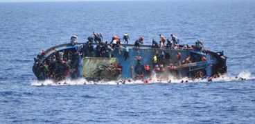 غرق سفينة مهاجرين