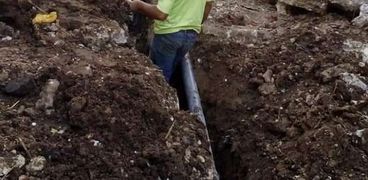 تغيير خط مياه شرب أسبوستس بمدينة فارسكور