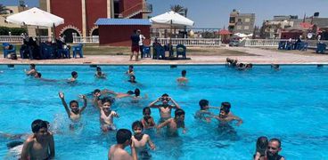 حمامات سباحة بساحل بحر العريش