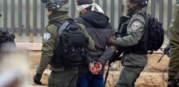 اعتقال جيش الاحتلال لفلسطينيين