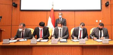 وزير الاتصالات يشهد إعلان شراكات جديدة مع 4 شركات تكنولوجية بمصر