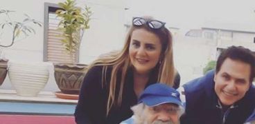 محمود ياسين رفقة ابنته رانيا ياسين وزوجها محمد رياض