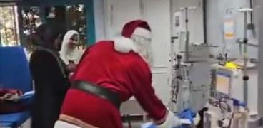 بابا نويل في مستشفى الغردقة