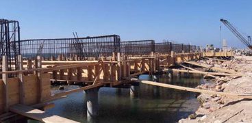 محافظة الإسكندرية : إنجاز ٣٠٪ من مشروع حماية الشواطئ حول قلعة قايتباي