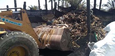 حملة لتنفيذ قرارات الإزالة لمكامير الفحم بقرية الرياض 
