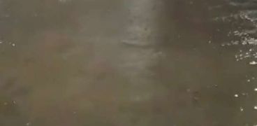 انفجار خط مياه بشارع الجمهورية في سوهاج