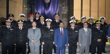 قائد القوات البحرية يهنئ "النمر" بمناسبة الاحتفال بعيد الشرطة المصرية الـ66 بالإسكندرية
