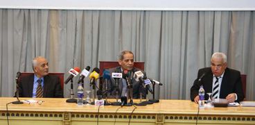 صورة الدكتور رضا حجازى خلال مؤتمر صحفى للإعلان عن نظام البوكليت