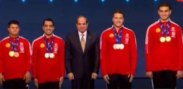 الرئيس السيسي وسط أبطال مصر من ذوي الهمم- احتفالية قادرون باختلاف