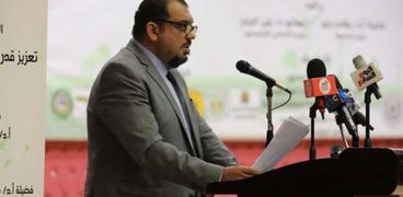 مدير البيئة والأرصاد بالجامعة العربية