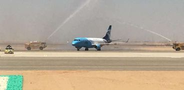 وصول أول طائرة فى التشغيل التجريبى لمطار العاصمة الإدارية الجديدة