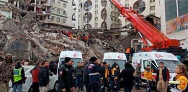 آثار كبيرة لزلزال تركيا