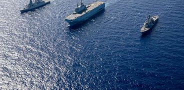 مصر وأمريكا تنفذان تدريباً بحرياً عابراً بنطاق الأسطول الشمالي