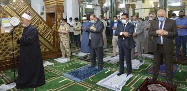 محافظ أسيوط يؤدي صلاة عيد الفطر المبارك بمسجد ناصر وسط إجراءات وقائية