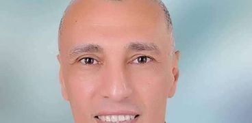 الدكتور أسامه مدني عميد كلية الآداب