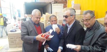 جمارك الصادر بالإسكندرية تضبط محاولة تهريب 3 طن من التبغ الخام