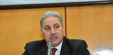 الدكتور عصام زناتى نائب رئيس جامعة أسيوط لشئون التعليم والطلاب