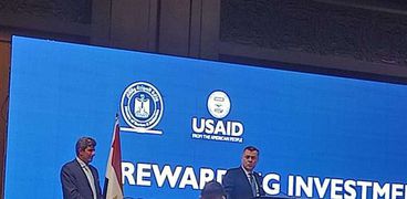 أحمد عيسى ، وزير السياحة والآثار خلال المؤتمر