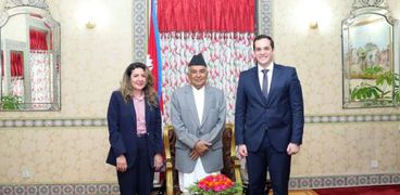 رئيس نبيال مع سفيرة مصر