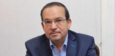 الناقد والشاعر فوزي إبراهيم
