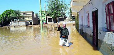المياه أغرقت الشوارع فى عدد كبير من القرى