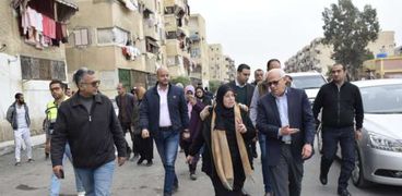 محافظ بورسعيد يتفقد تطوير شارع