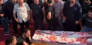 خلال تشييع جنازة ضحايا ‎حريق قاعة أفراح العراق