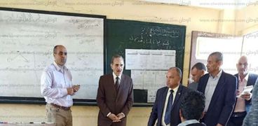 محافظ كفر الشيخ يتفقد مدرسة سيدى غازى الثانوية المشتركة